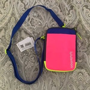 Lululemon easy access crossbody